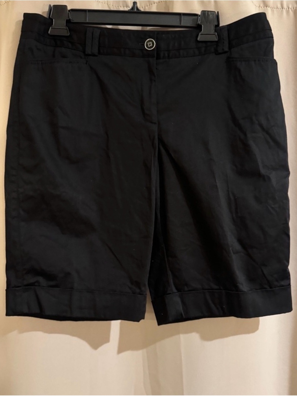 WHBM White House Black Market Black Bermuda Short size 10